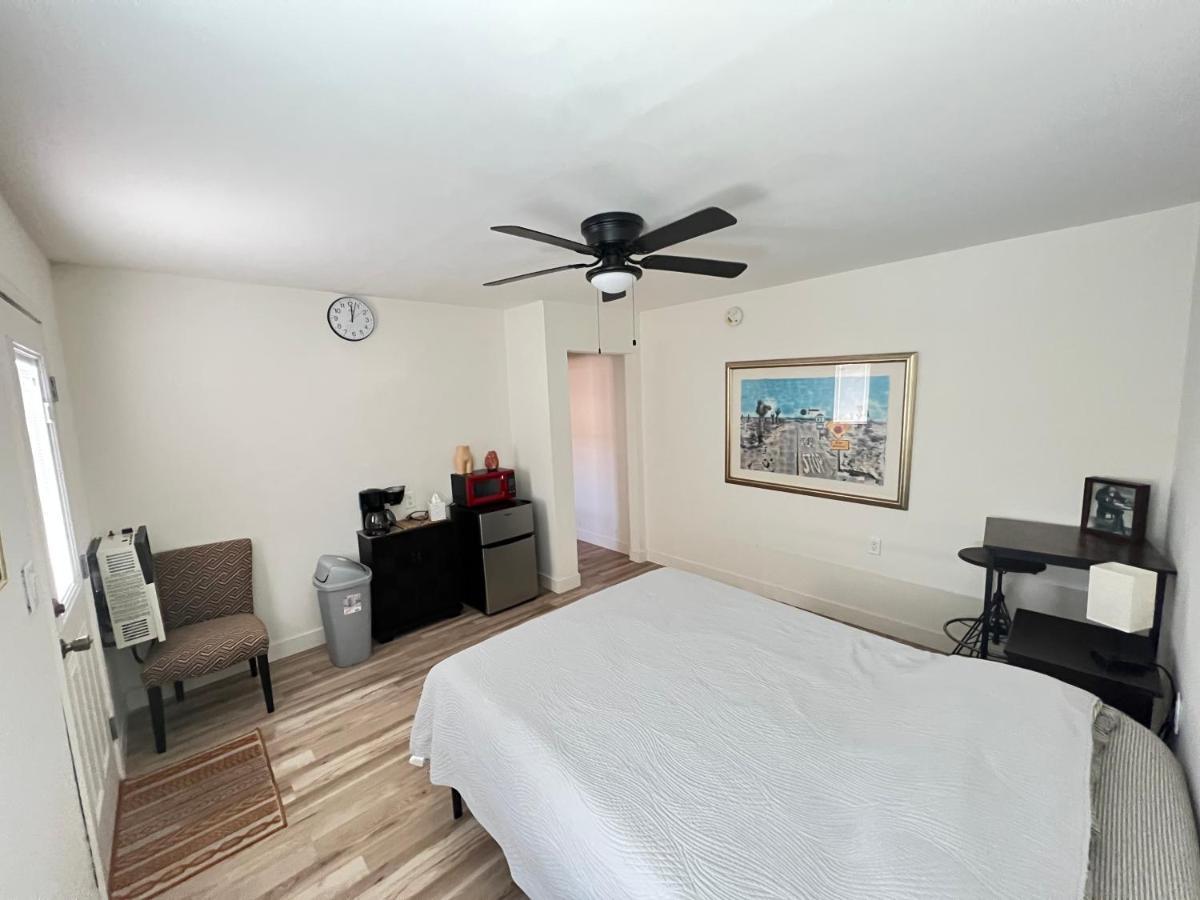 Little Betty'S Casita Hotel Torrance Exterior photo
